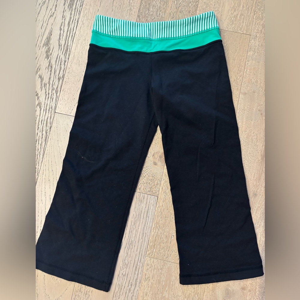 Lululemon Groove Cropped Leggings